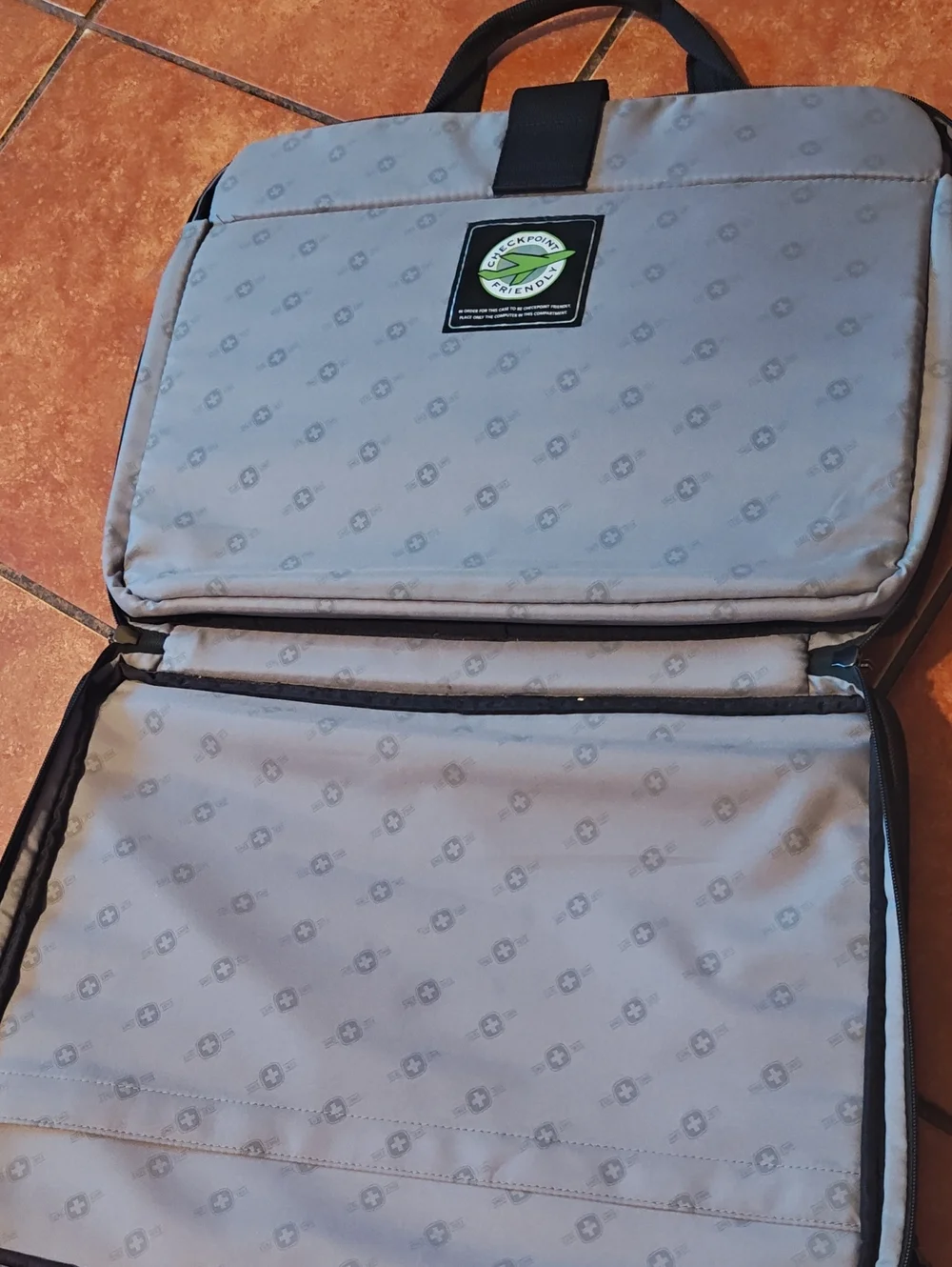 SwissGear laptop messenger